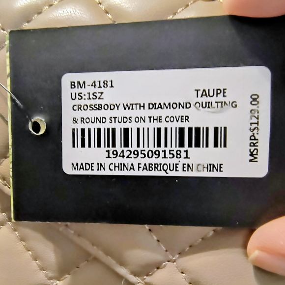 Badgley Mischka Diamond Quilt Convertible Crossbody NWT - Picture 7 of 7